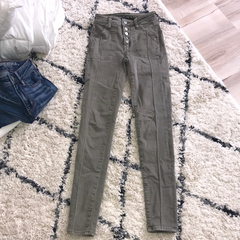 AMERICAN EAGLE JEANS!!